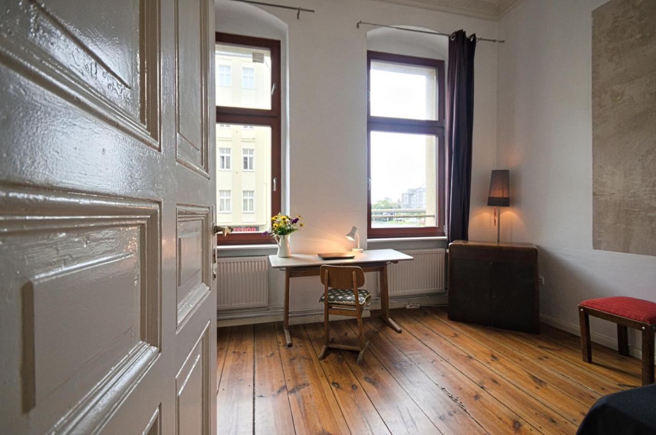 Apartment 2 Bedroom *