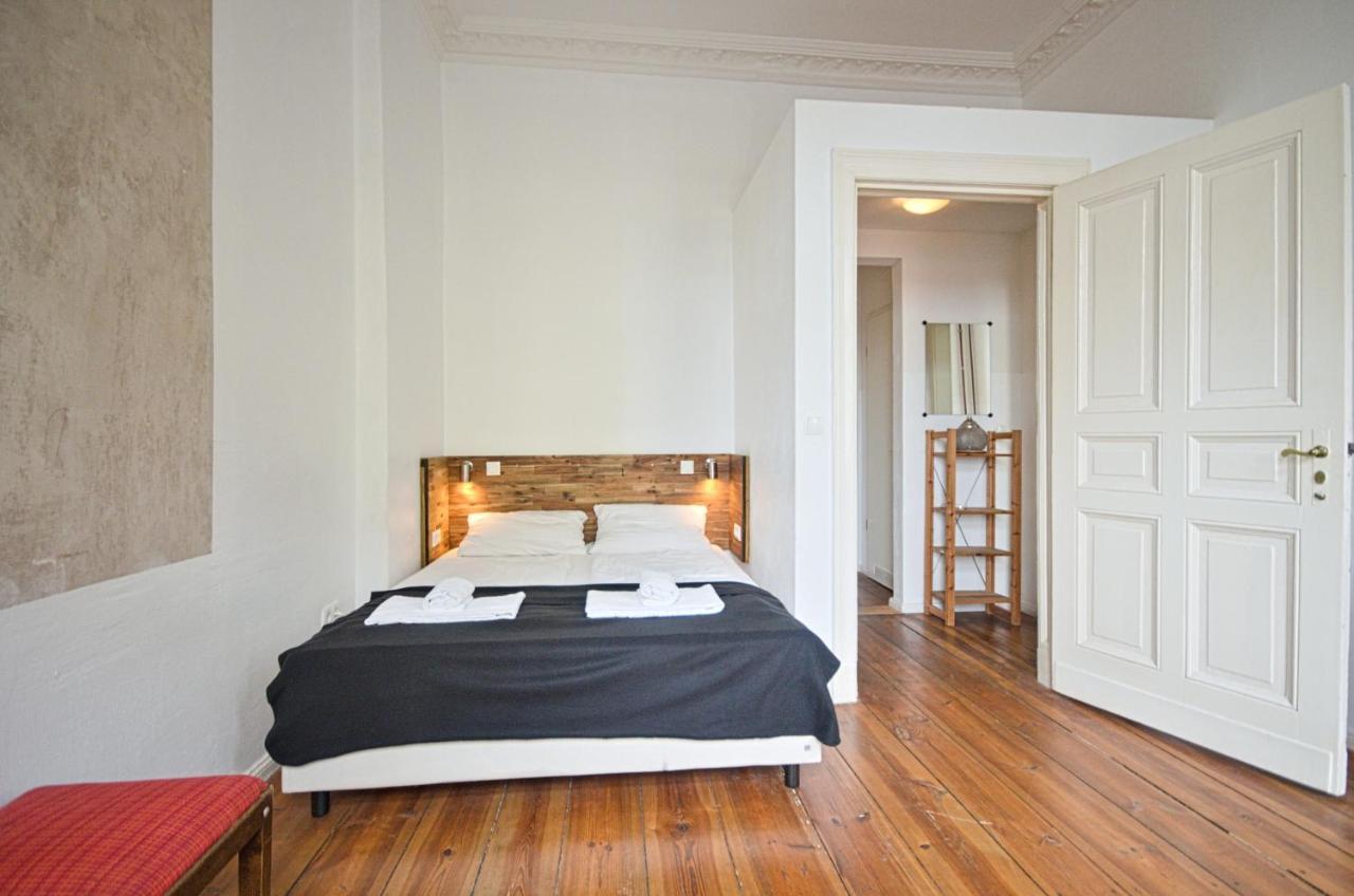 Apartment 2 Bedroom *